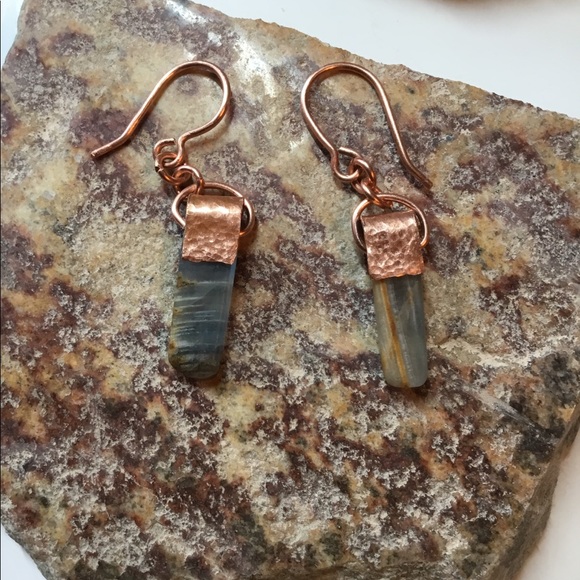 Copper Vintage Style Earrings with Blue calcite. - Picture 2 of 7